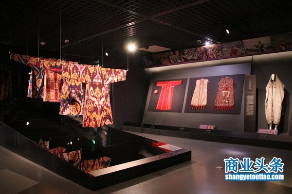 “五彩亚细亚：亚洲服饰展”在杭州中国丝绸博物馆开幕